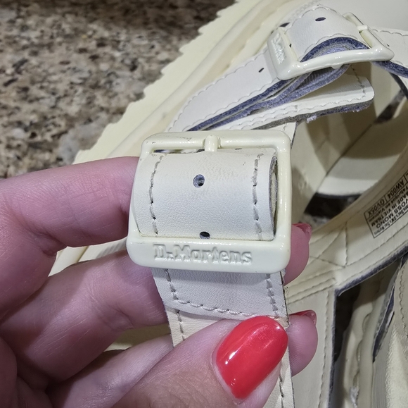 Dr Martens Voss Mono Light Yellow/Cream Leather Platform Sandals size US 10 - Picture 6 of 9